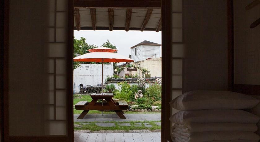Hanok Raon Bed and Breakfast in South Korea