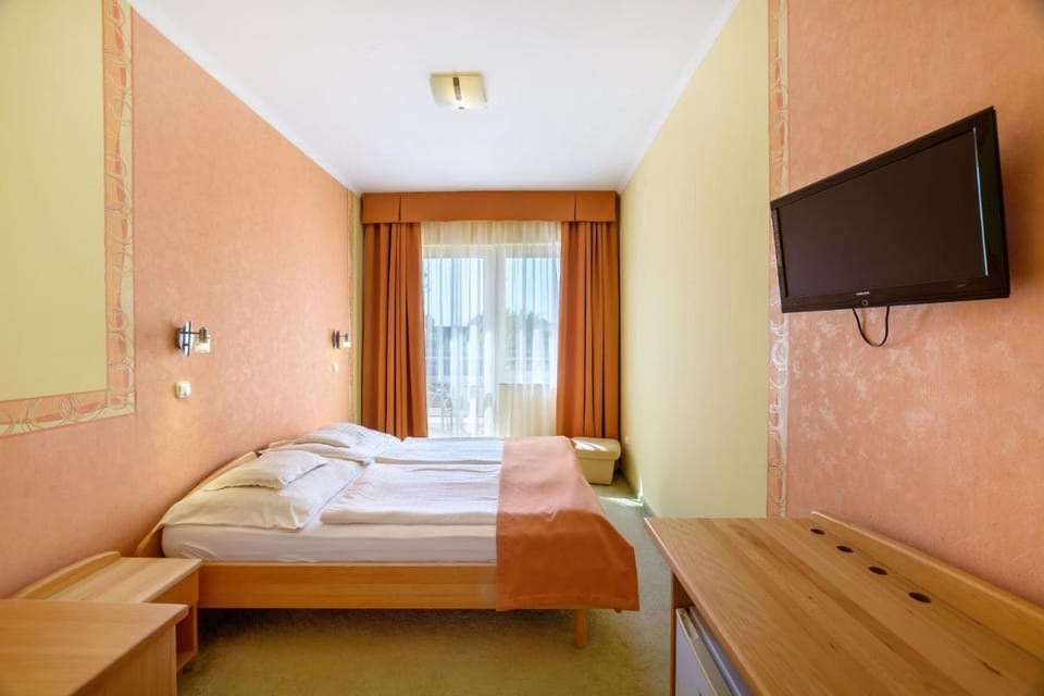 Hotel Négy Évszak Hotel in Hungary