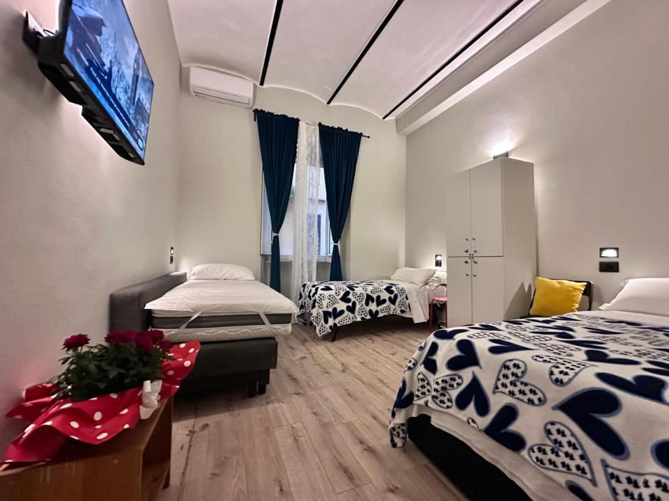 Român Holidays Hostel in Rome