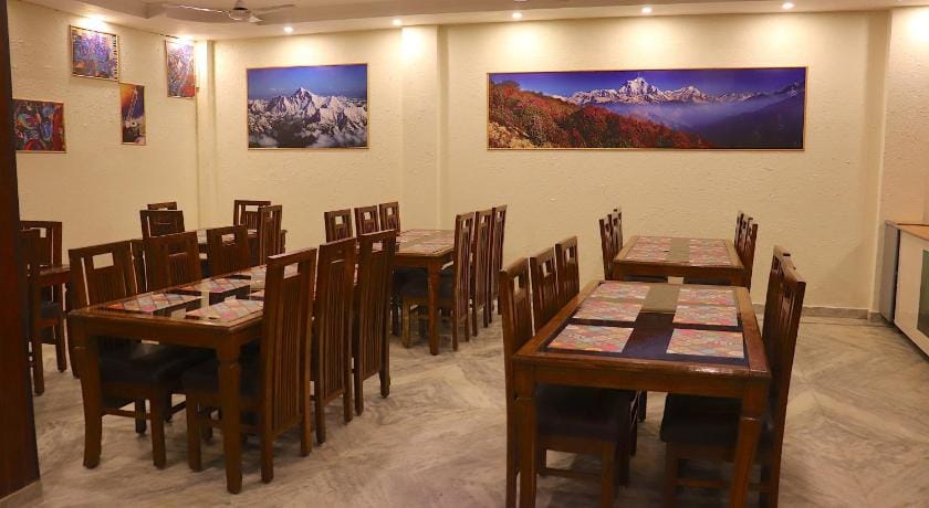Hotel Leisure Palace Hotel in Uttarakhand