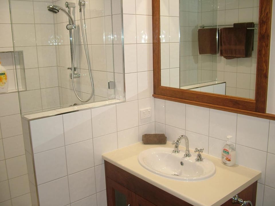 The Summit Bed & Breakfast Bed and Breakfast in Atherton