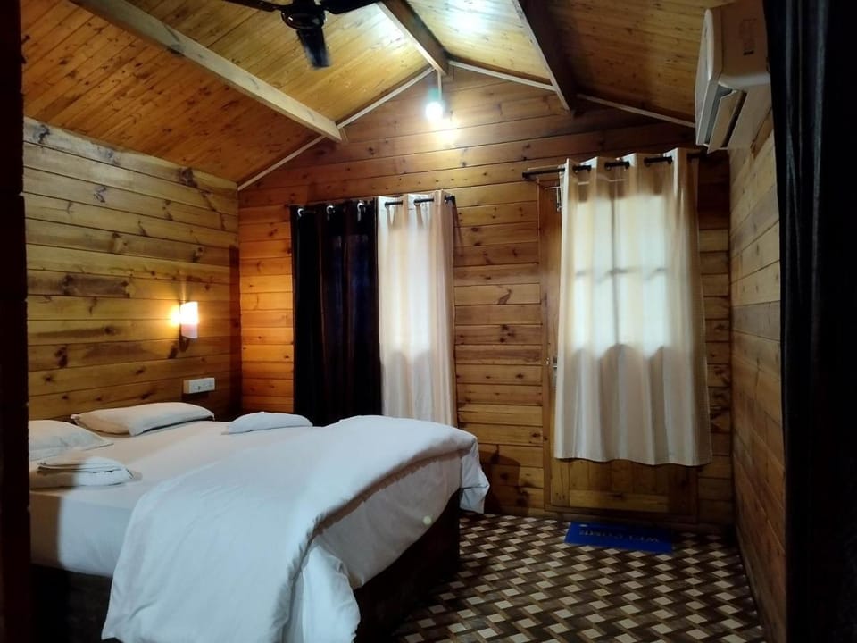 Roundcube Beach Cottages Patnem Luxury tent in Canacona
