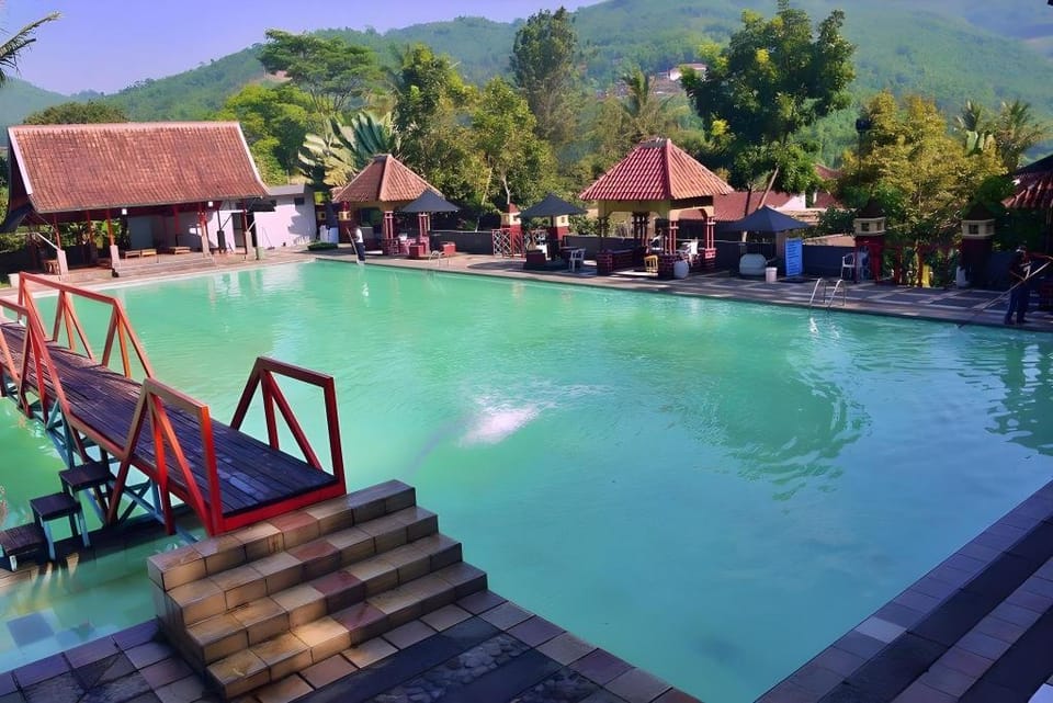 Kampung Pa’go Resort Ciwidey Hotel in West Java