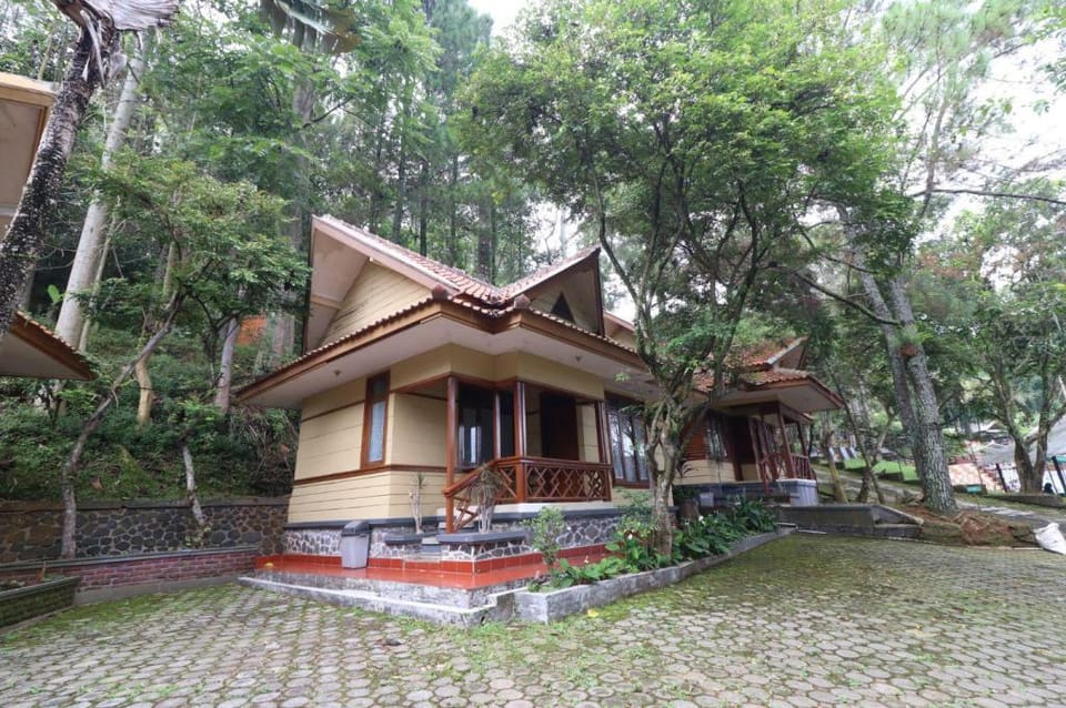 Kampung Pa’go Resort Ciwidey Hotel in West Java