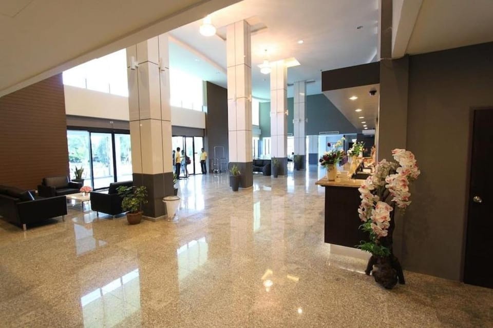 S Tara Grand Hotel Hotel in Surat Thani Changwat
