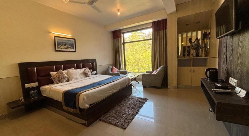 Bob's N Barley Hotel in Punjab, India