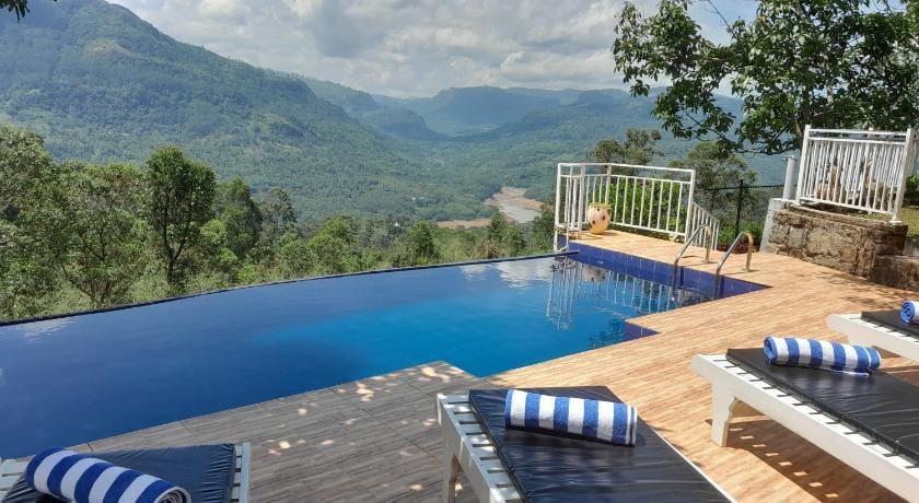 Floating Mountain Villa Villa in Central Province