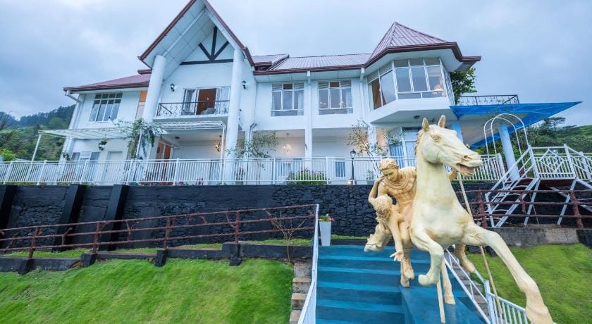 Floating Mountain Villa Villa in Central Province