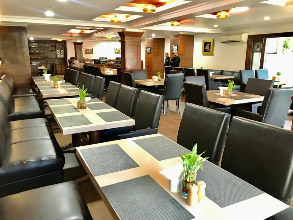 Indraprastha Resort - Centrally Heated Rooms & Spa Hotel in Himachal Pradesh