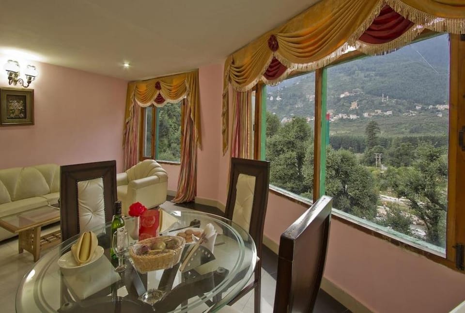 Royal Park Resorts Hotel in Manali