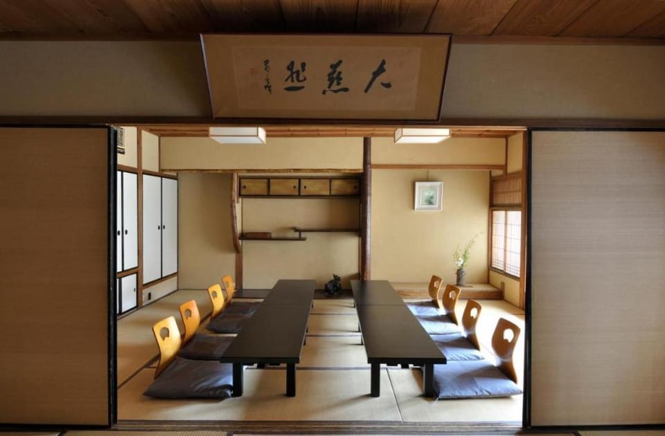 Traditional Kyoto Inn serving Kyoto cuisine IZUYASU Ryokan in Kyoto