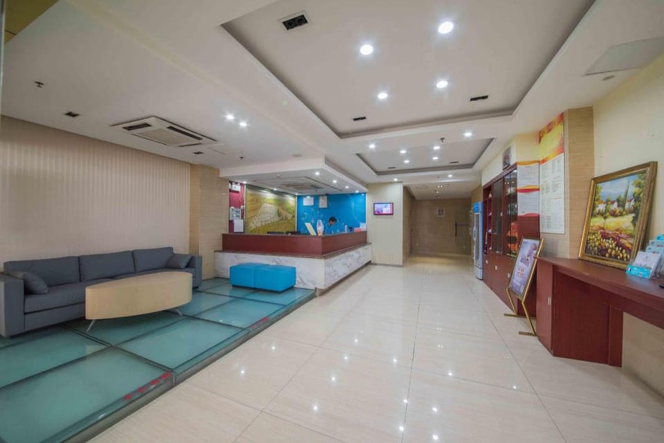 Hanting Hotel Xiamen Wenzao Metro Station Hotel in Xiamen