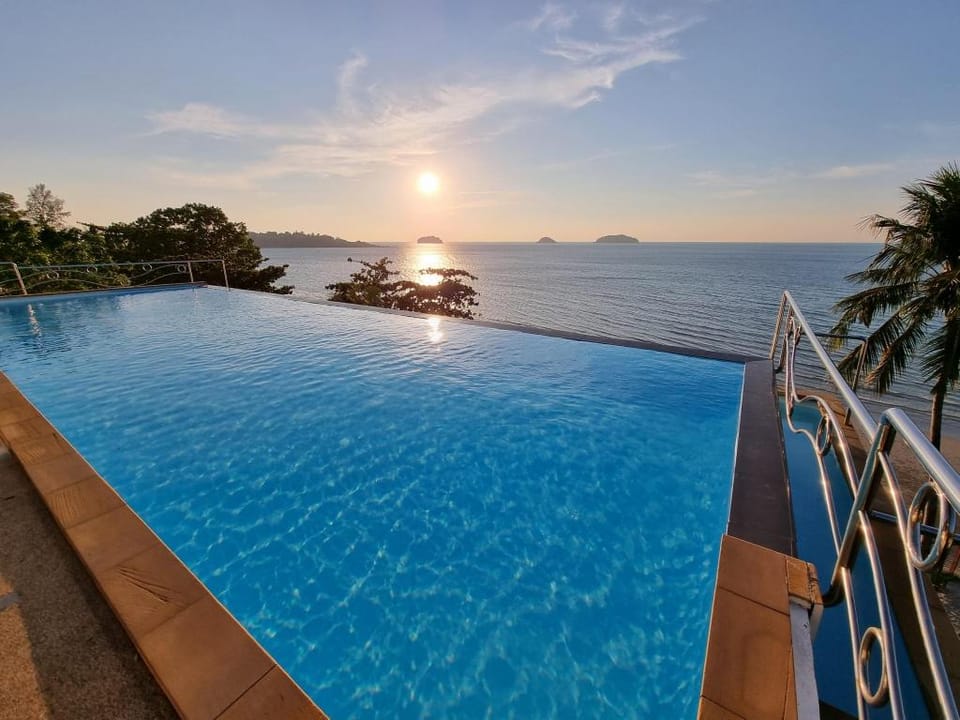 Mam Kai Bae Beach Resort Hotel in Ko Chang