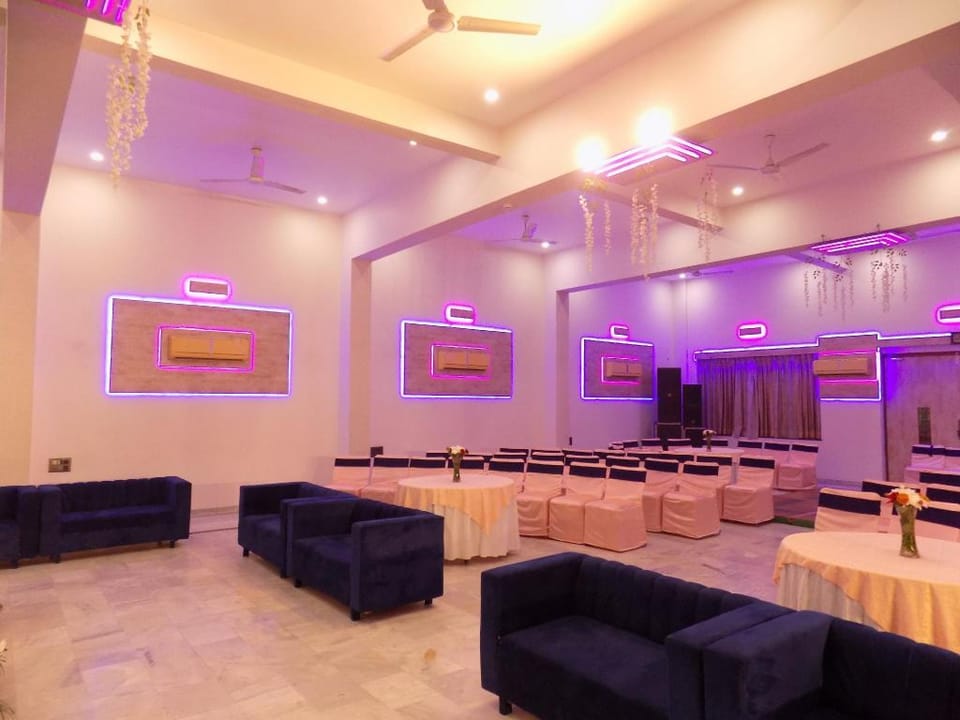 Chandra Pushp Palace Hotel in Agra