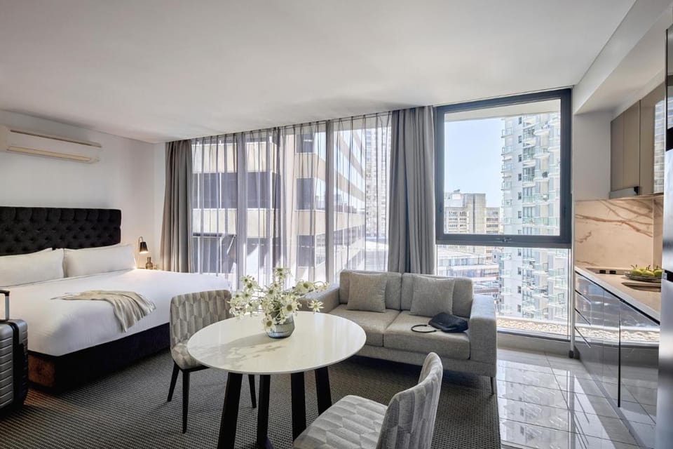 Meriton Suites Campbell Street, Sydney Hotel in Surry Hills