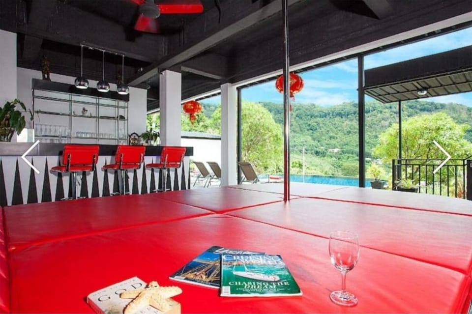 Villa Nap Dau Crown Phuket Private Pool Villa 8 Br Villa in Chalong
