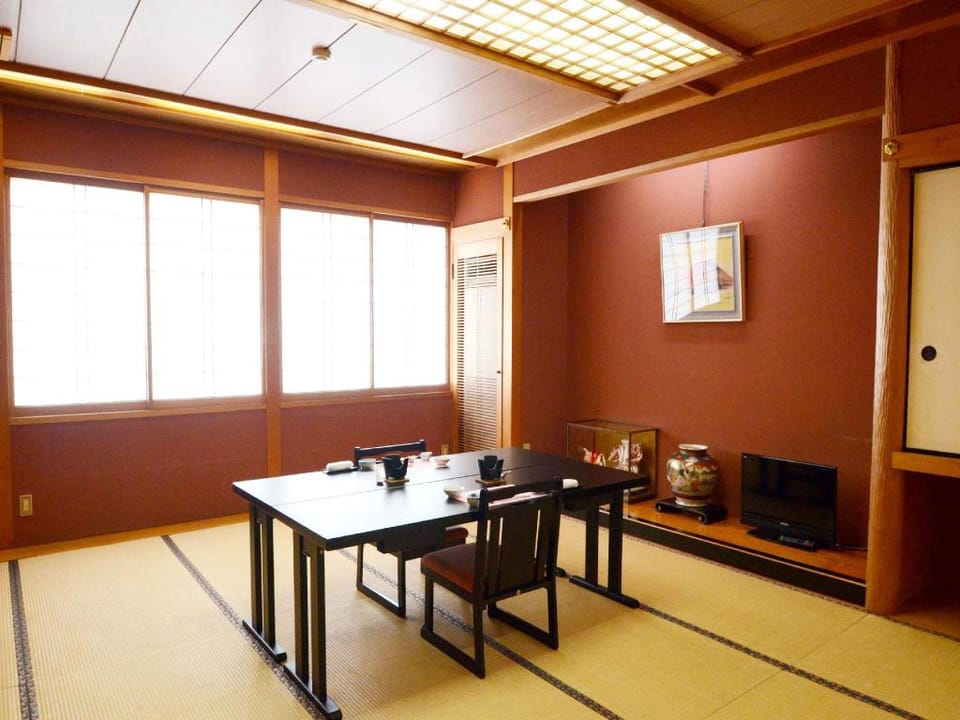 Hanagoyomi Hotel Ryokan in Ishikawa Prefecture