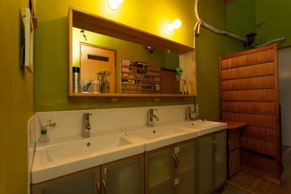 Himeji 588 Guest House Bed and Breakfast in Hyogo Prefecture