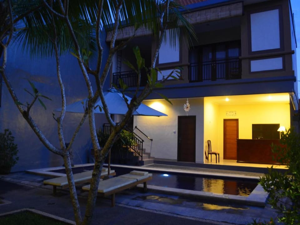 Dabumito Guest House Hotel in North Kuta