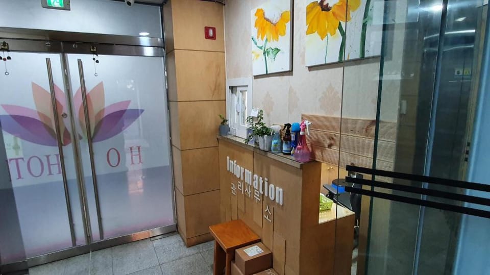 Ho Hometel Bed and Breakfast in Seoul