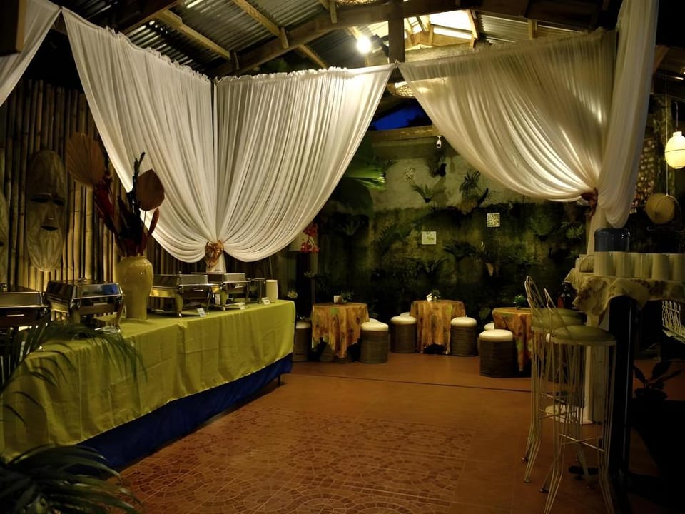 La Casa Roa Hostel Hotel in Bicol