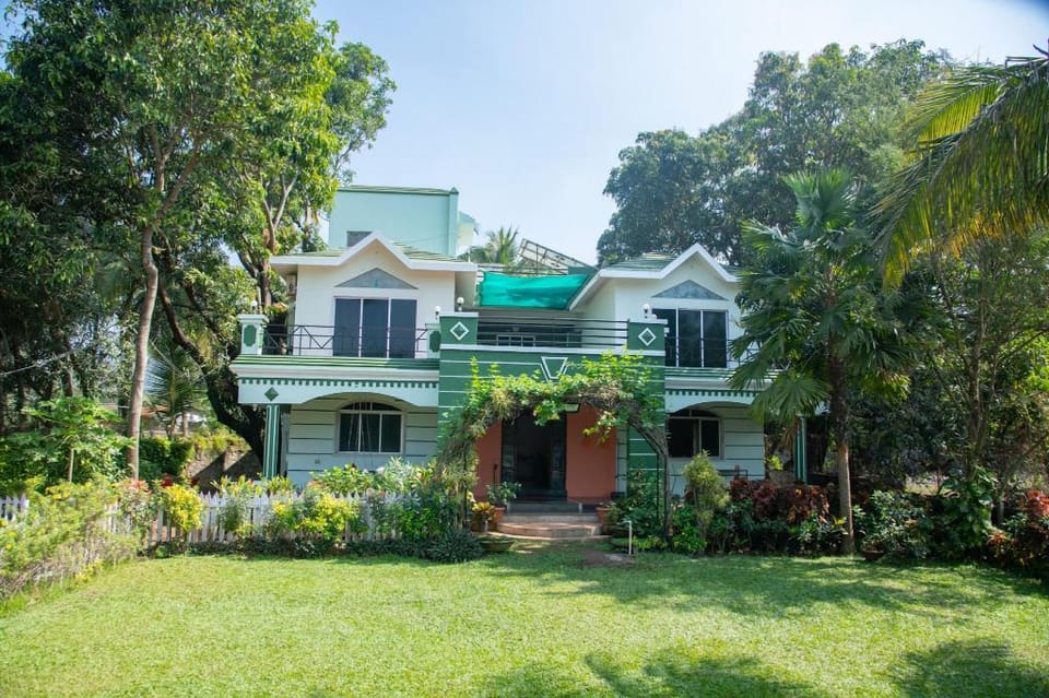Ghanvatkar Bunglow Resort Hotel in Alibag