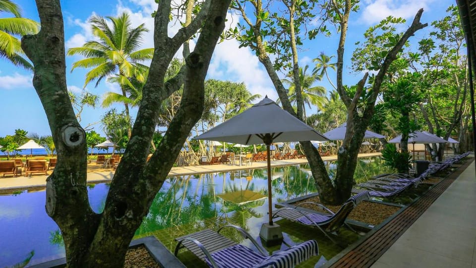 Pandanus Beach Resort & Spa Hotel in Western Province