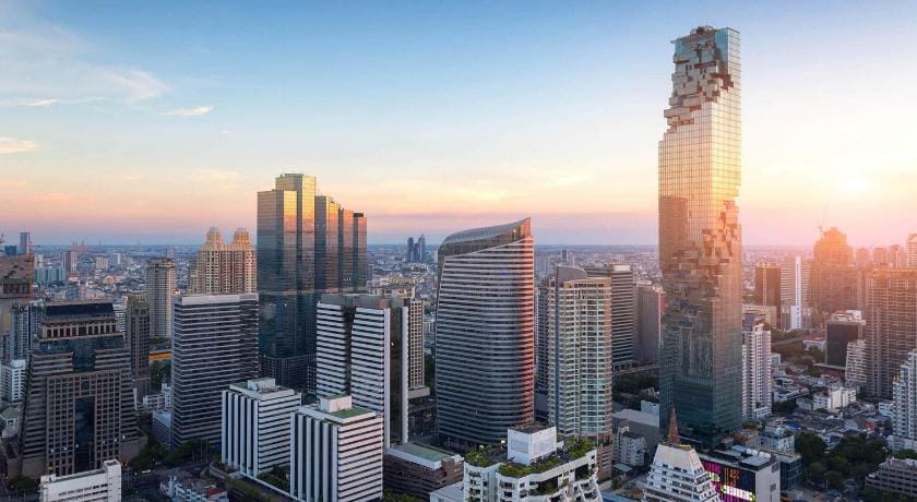 Longzhu Guesthouse Hotel in Bangkok