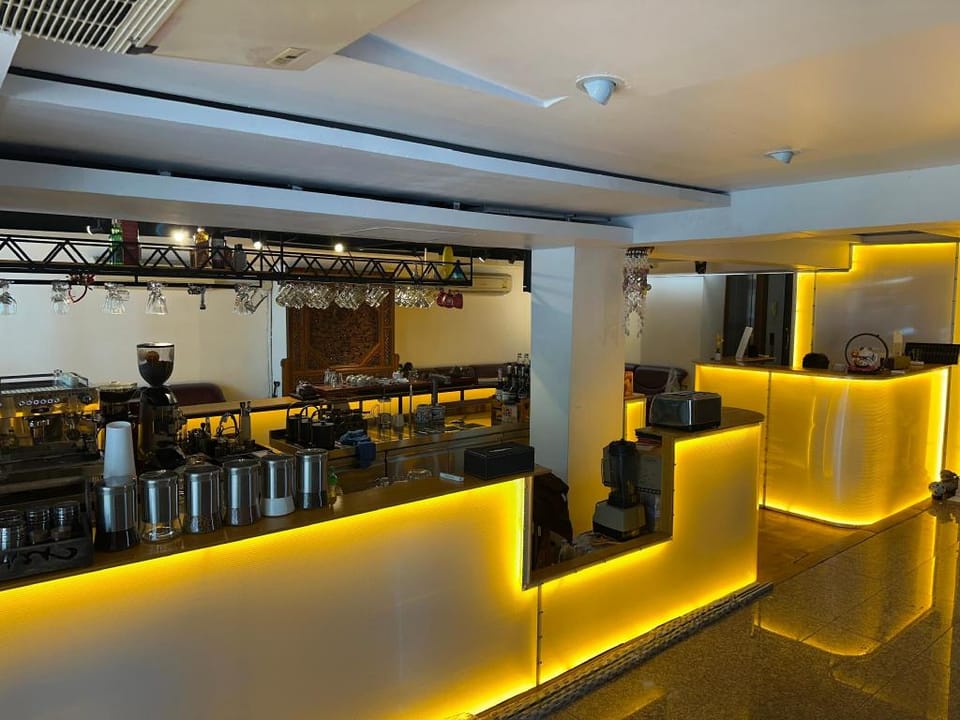 Longzhu Guesthouse Hotel in Bangkok