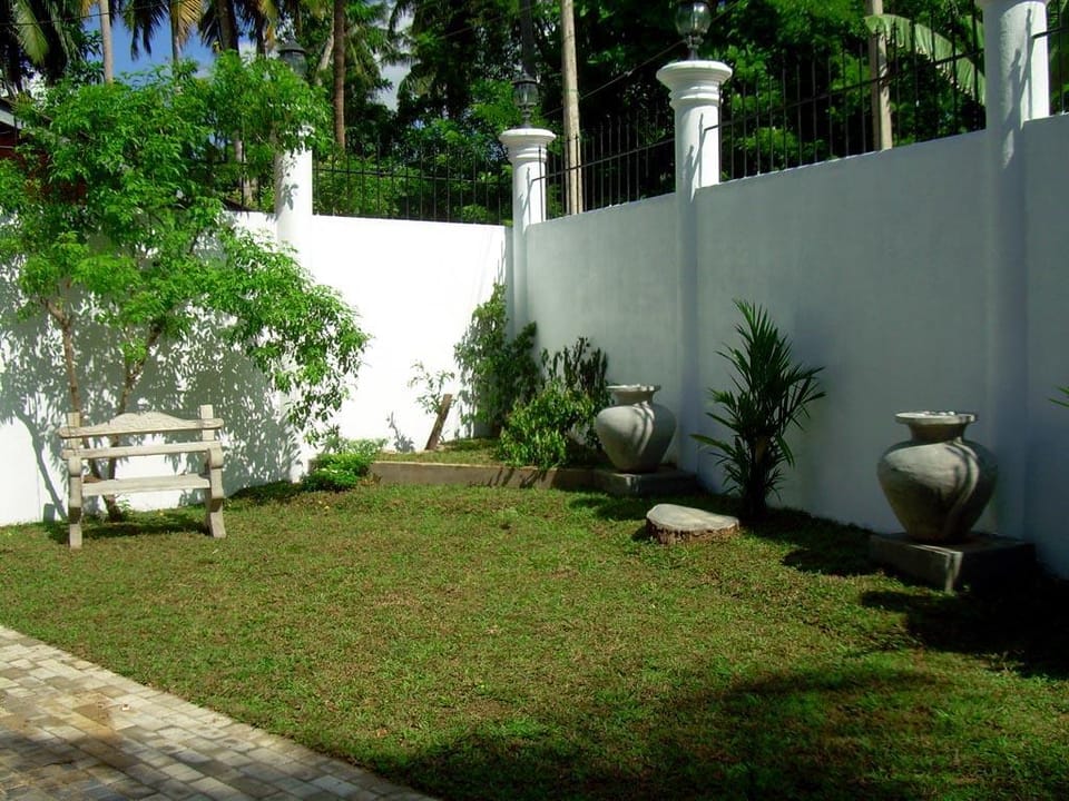 Bandhusena House and Apartment Apartment in Mirissa