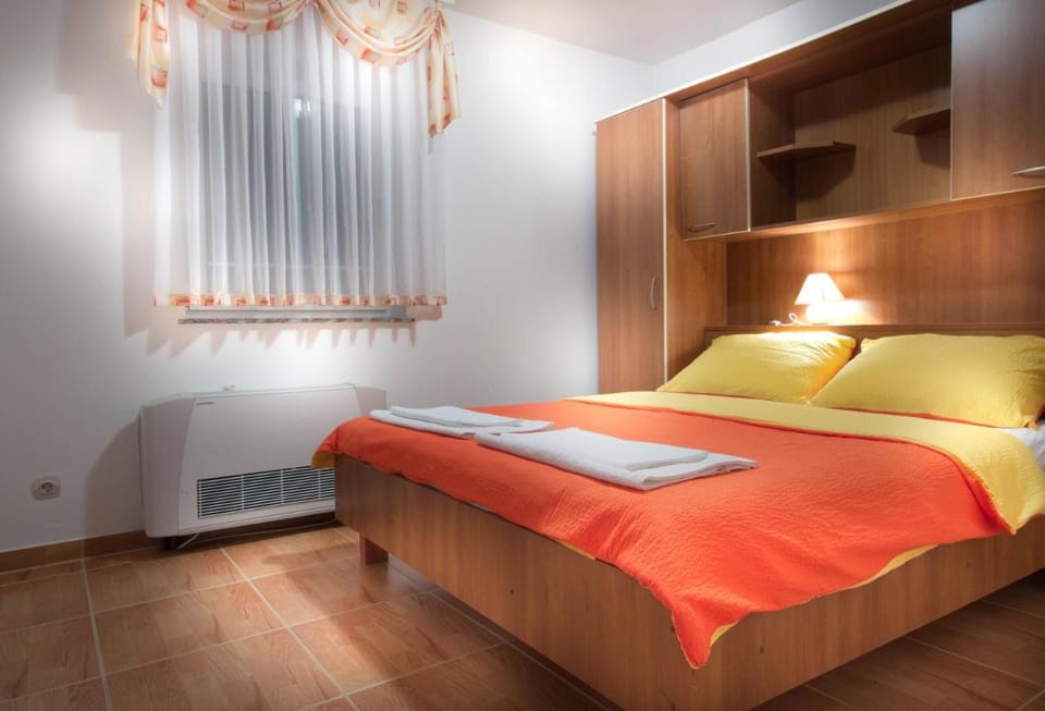 Apartmani Vila Caska Bed and Breakfast in Novalja