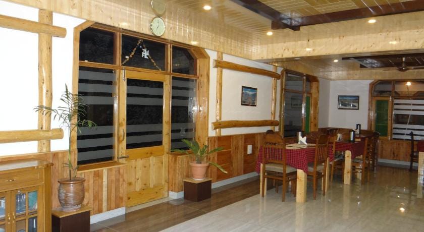 Mountain Trail Manali Hotel Bed and Breakfast in Manali