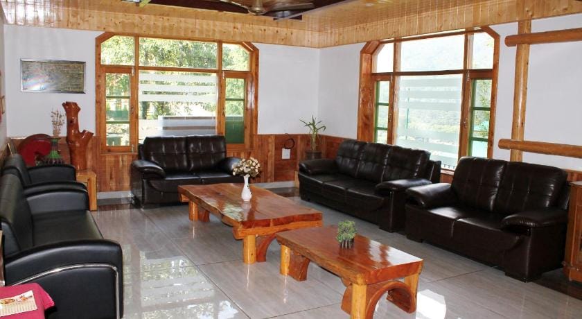 Mountain Trail Manali Hotel Bed and Breakfast in Manali