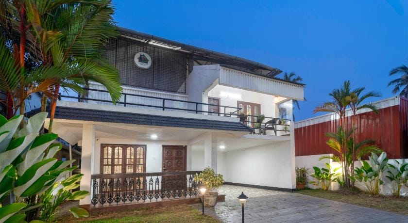 Riviera Residence Hotel in Alappuzha