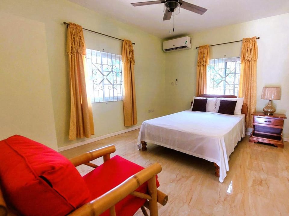 Stoney Gate Cottages Bed and Breakfast in West End