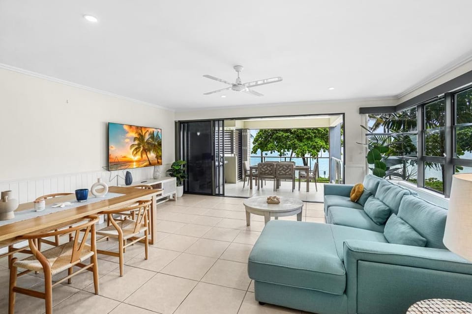Sea Point on Trinity Beach Apartment hotel in Cairns