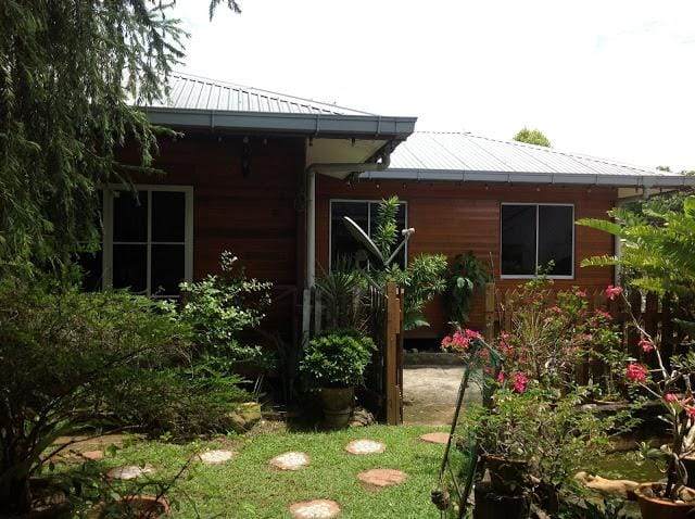 Sri Kandis Cottage Stay (Malay House) Vacation rental in Kuching
