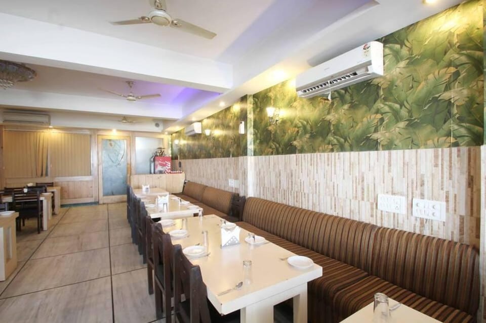 Hotel S.R Palace Hotel in Uttar Pradesh