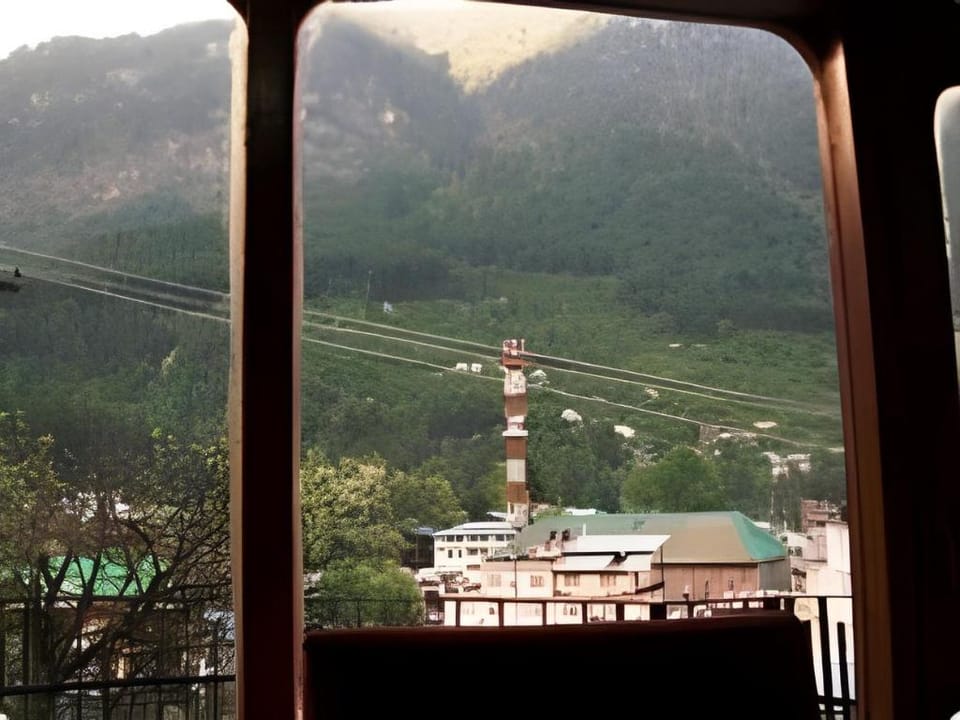Himanshu Resort Hotel in Manali