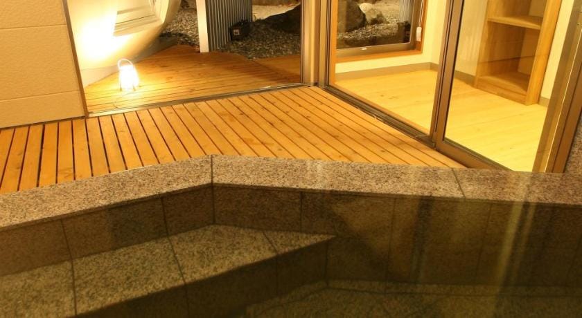 Hotel Kaminoyu Onsen Ryokan in Nagano Prefecture