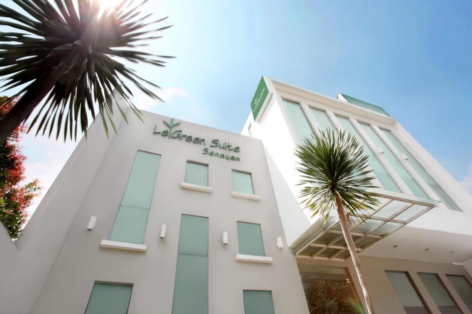 LeGreen Suite Senayan Bed and Breakfast in South Jakarta City
