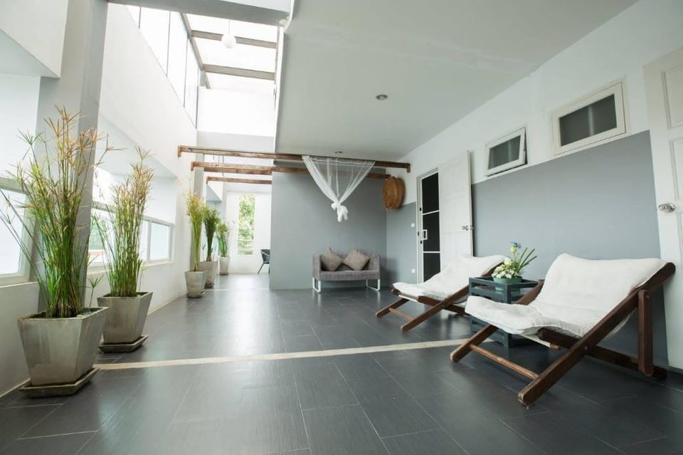 White Monkey Guesthouse Bed and Breakfast in Thailand