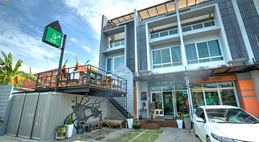 White Monkey Guesthouse Bed and Breakfast in Thailand
