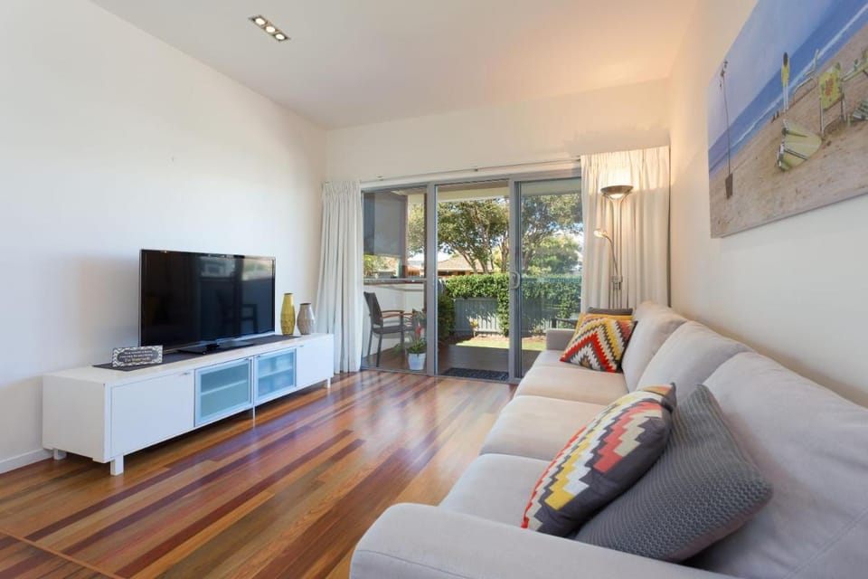 CORPORATE BEACH HOUSE Vacation rental in Brisbane
