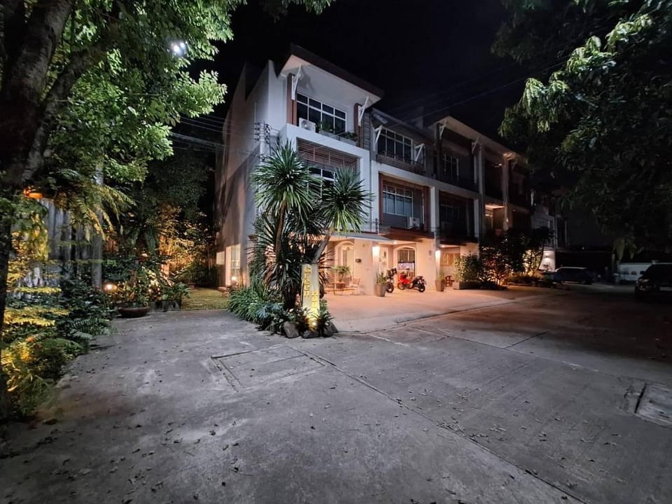 Green House Phuket Apartment in Pa Klok