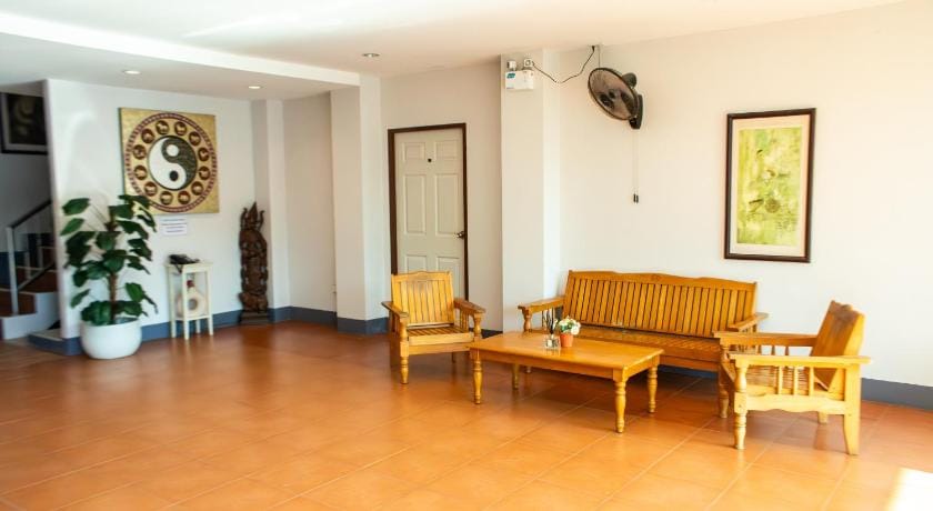 Dengs Kamala GuestHouse Hotel in Kamala