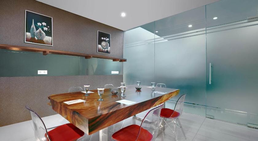 Hotel Neo Gubeng by ASTON Hotel in Surabaya