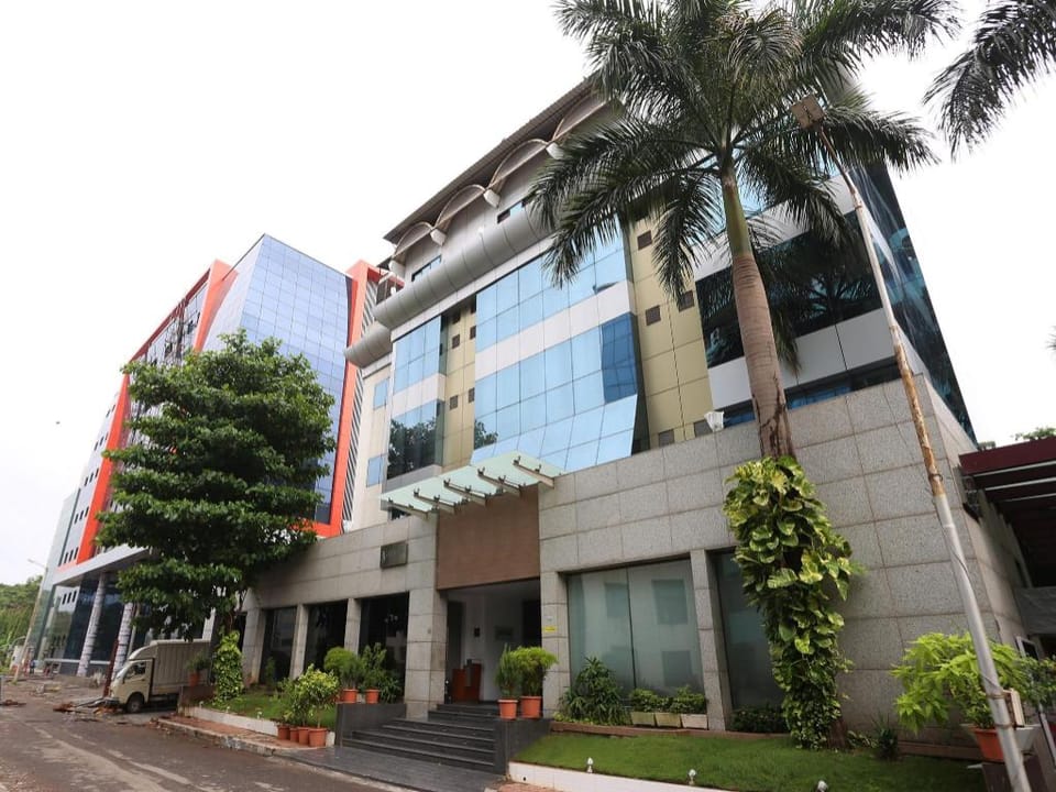 Collection O Suncity Premiere Hotel in Mumbai