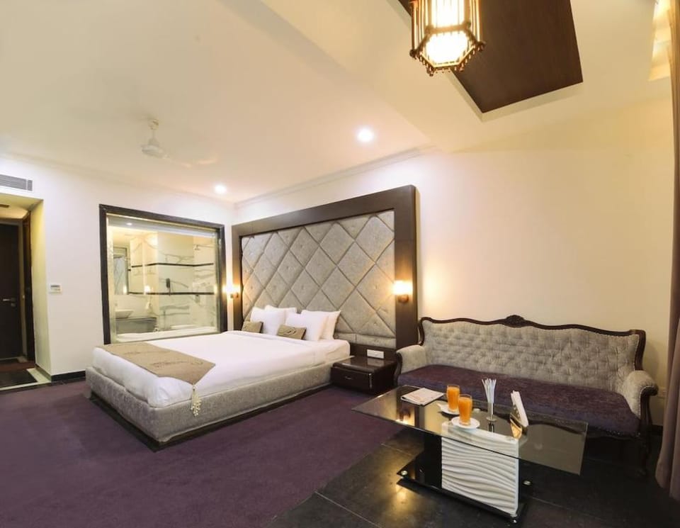 Hotel Crimson Palace Hotel in Agra
