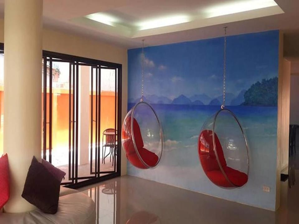 Nalin Place Bed and Breakfast in Ranong, Khao Niwet, Mueang Ranong District, Ranong 85000, Thailand